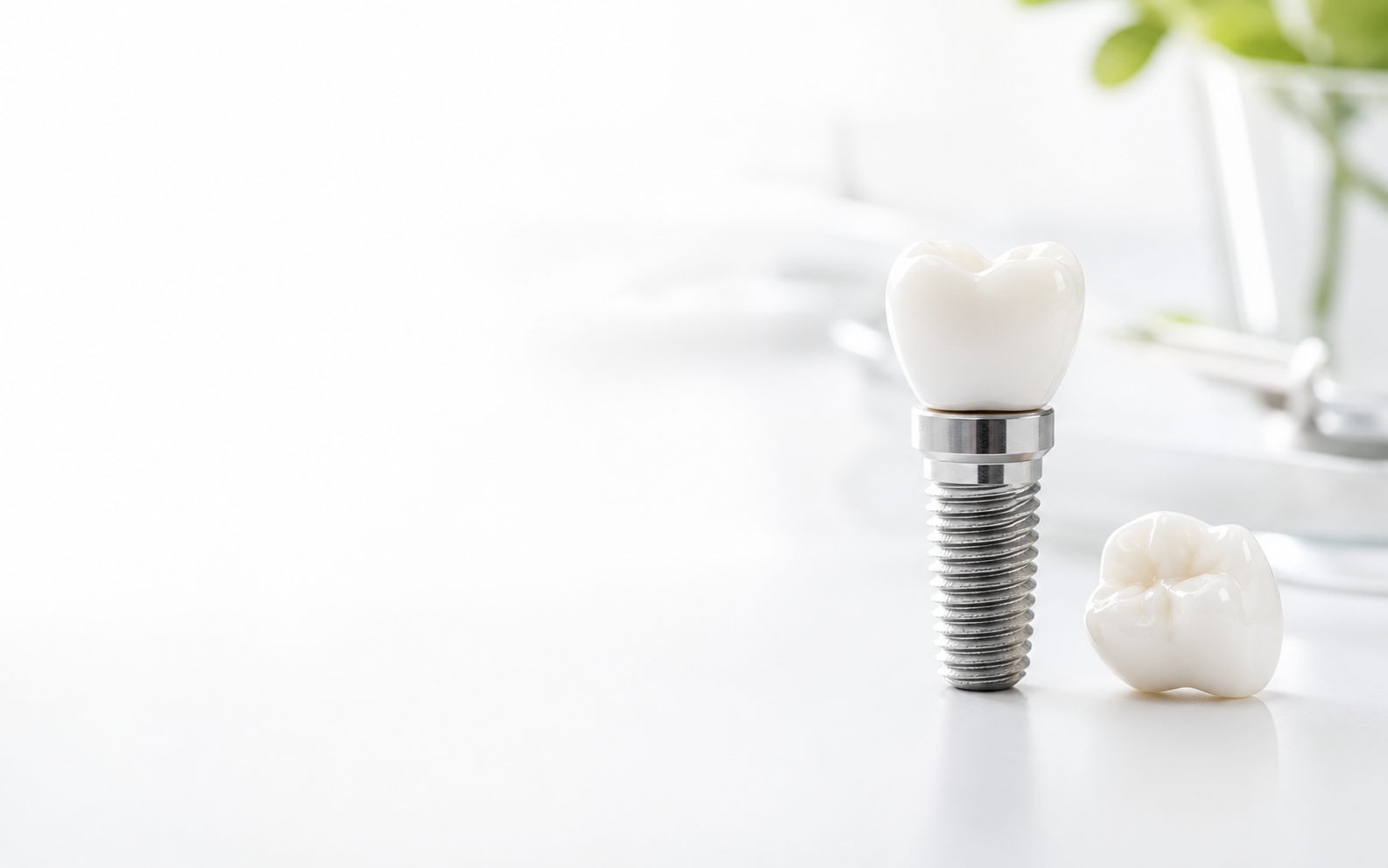 Dentalimplantat und Keramikkrone